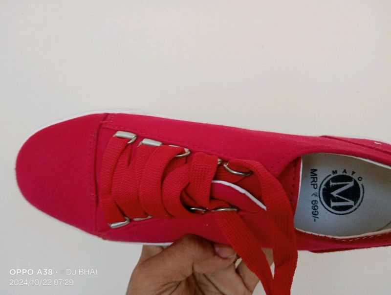 Girls Canvas Shoes