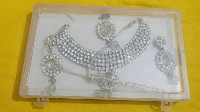 Sparkling Silver Jewelry Set