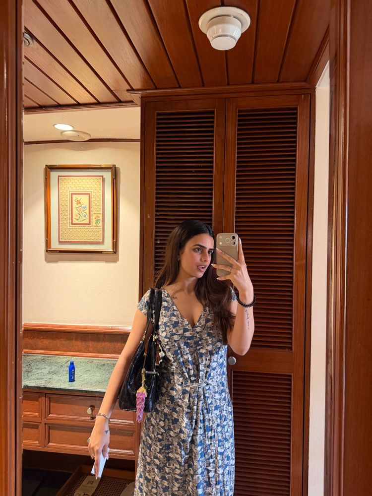 Chic Printed V-Neck Dress