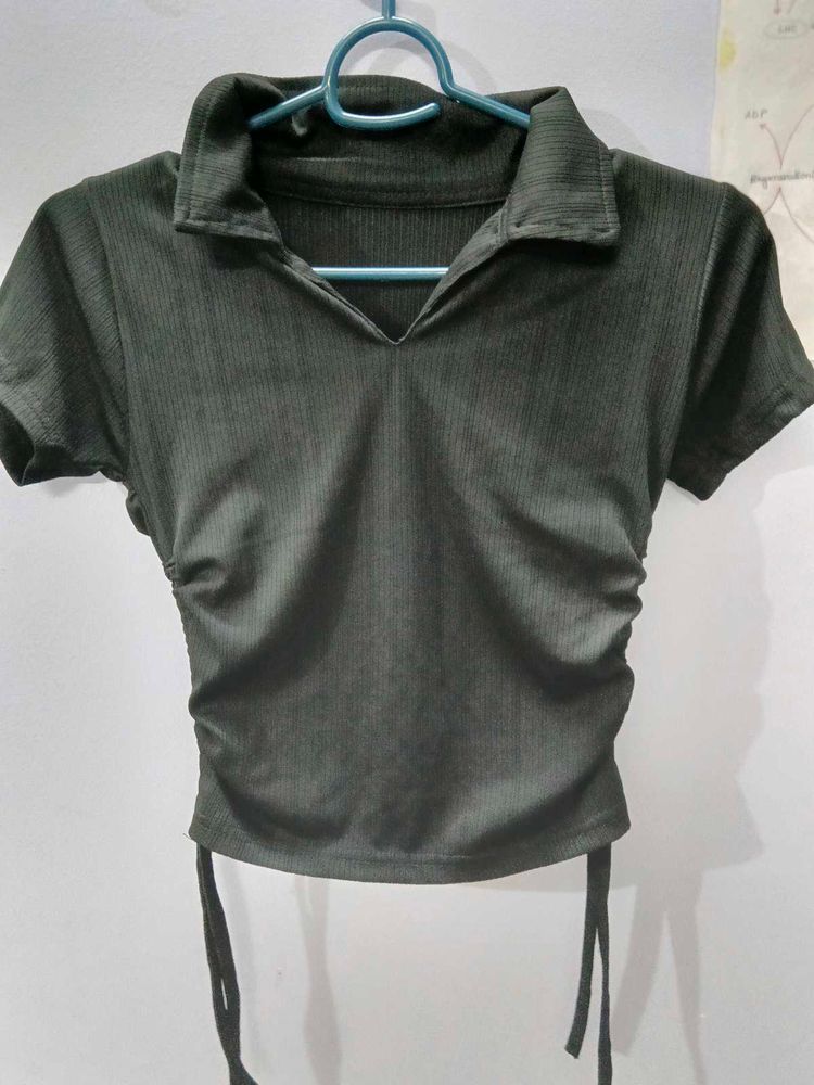 Ribbed Collared Crop Top
