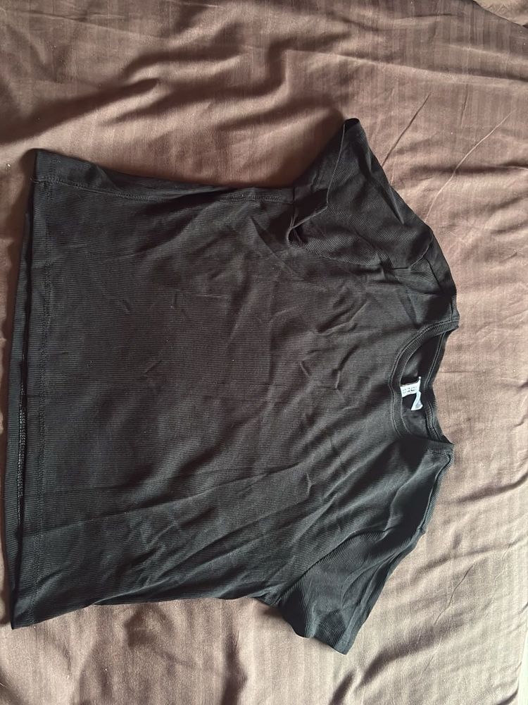 Black Basic T-Shirt