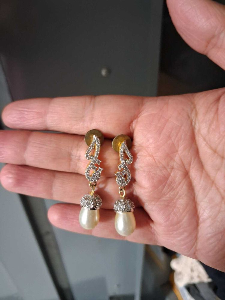 Pearl &amp; Diamond artifical earrings