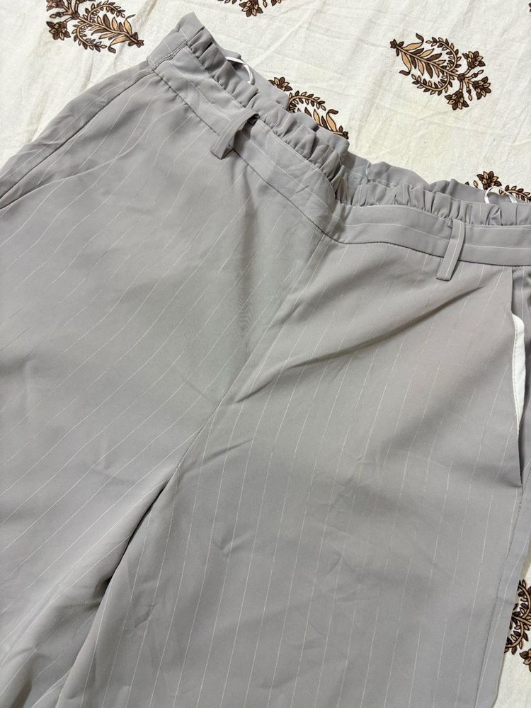 Stylish mid length formal grey pants