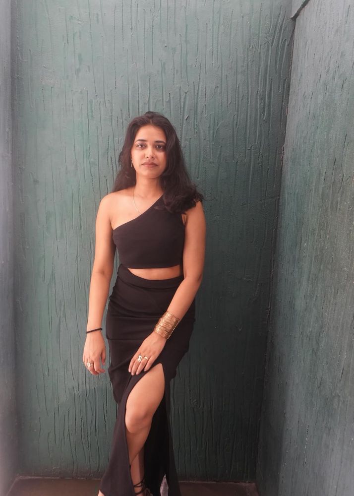 Chic Black One-Shoulder Cut-Out Maxi Dress