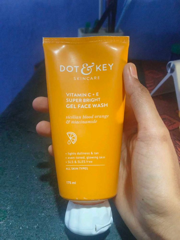 Dot &amp; Key Vitamin C+E Gel Face Wash
