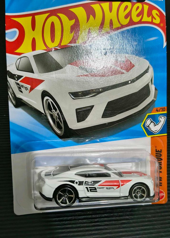 Hot Wheels-Camaro nd Ferrari Combo