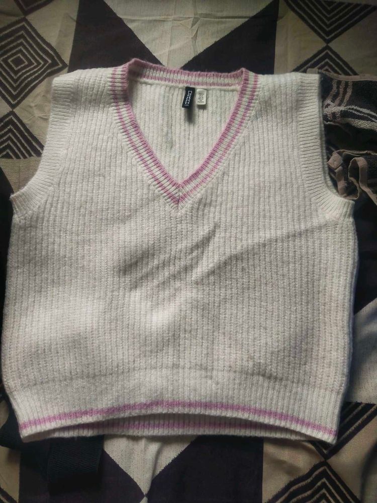 V-Neck Knit Vest