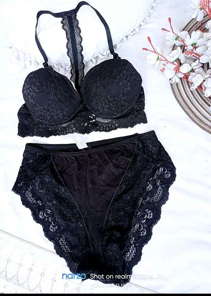 Lace Bra &amp; Panty Set