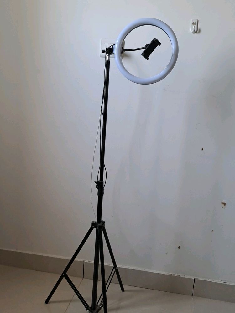 LED Ring Light With Tripod