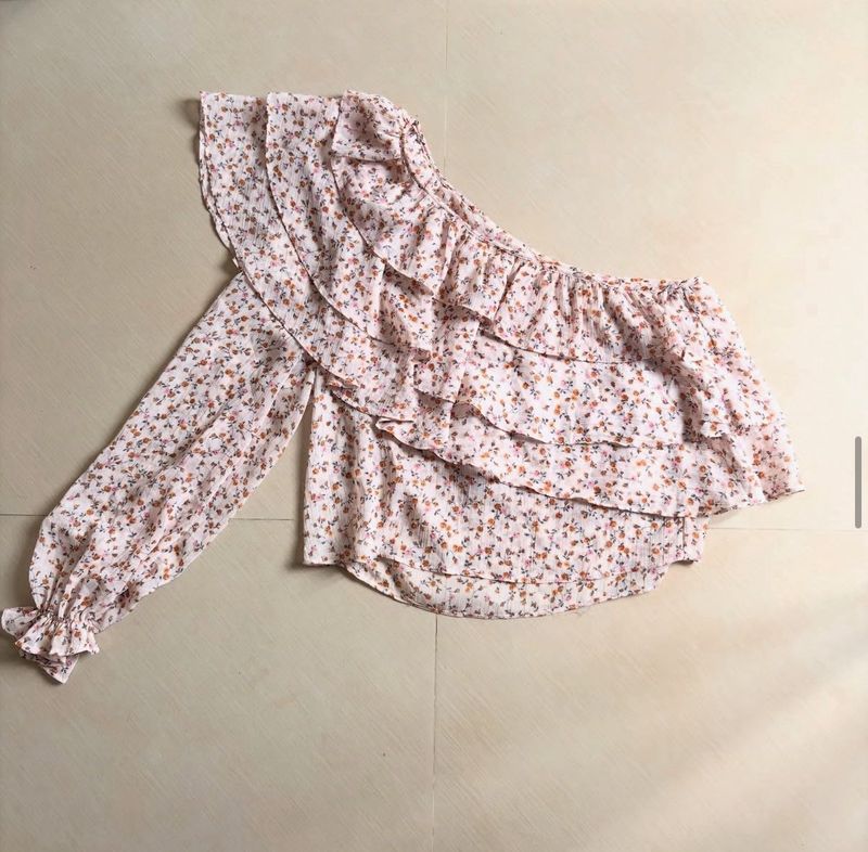 Chic Ruffle One-Shoulder Floral Top
