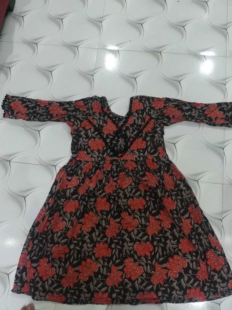 Chic Red Floral Kurta Set