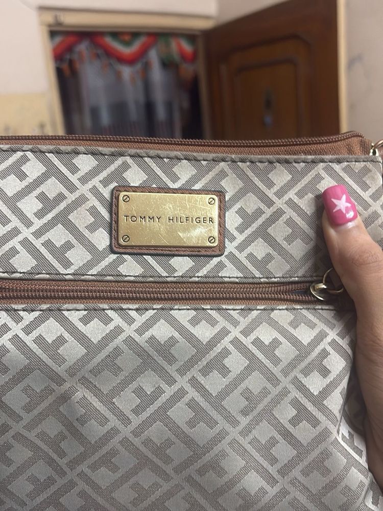 Tommy Hilfiger Crossbody Bag