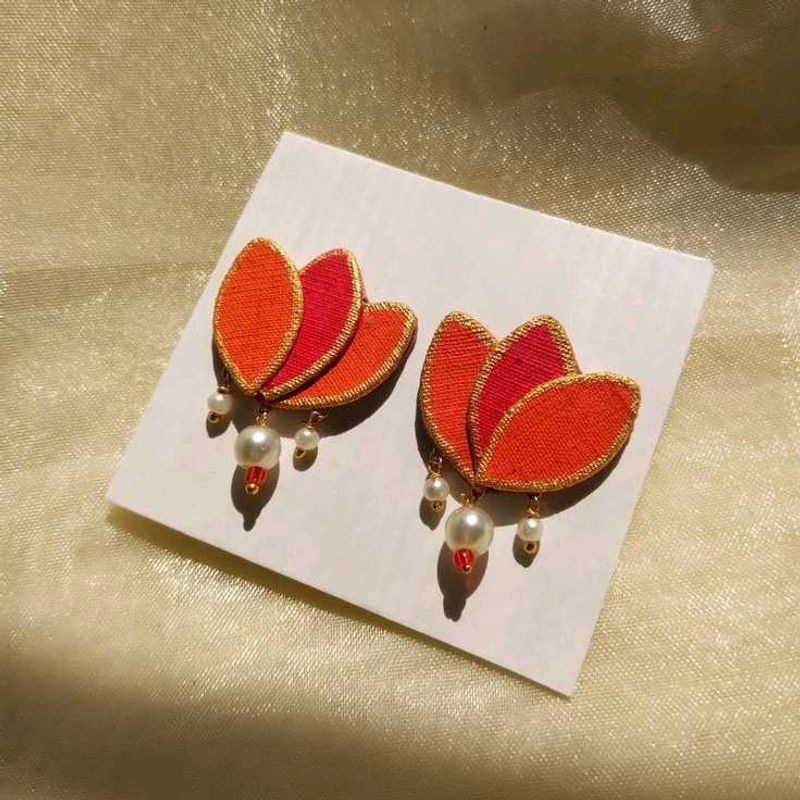 Handmade Lotus Dangle Earrings🧡