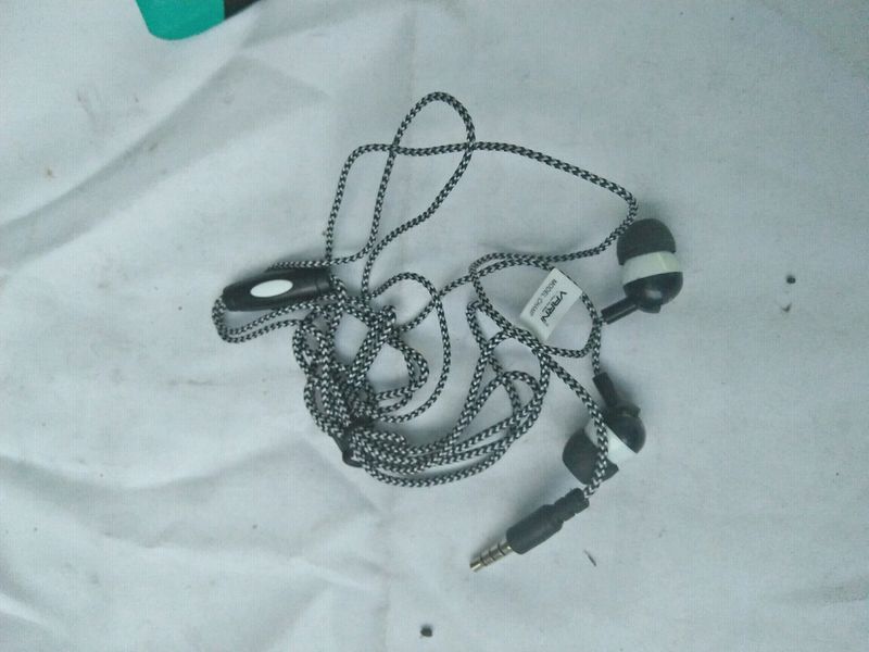 varni Earphones /earbuds
