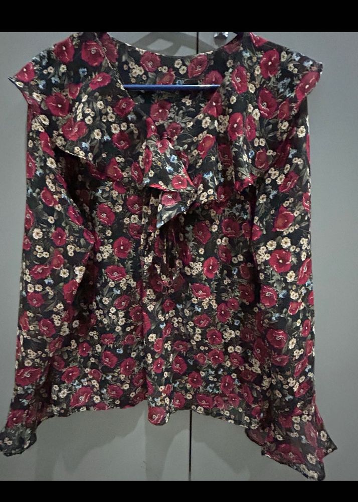 Floral Ruffle Top - Chic &amp; Stylish