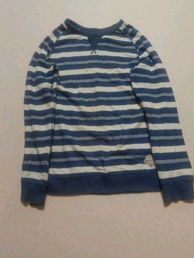 blue sweatshirt y2k