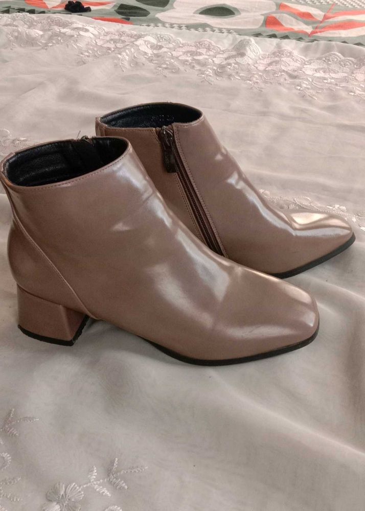 nude/Tan Boot