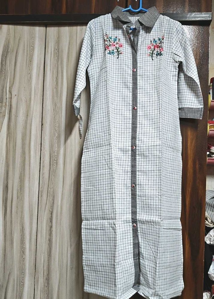 Chic Embroidered Checkered Kurta