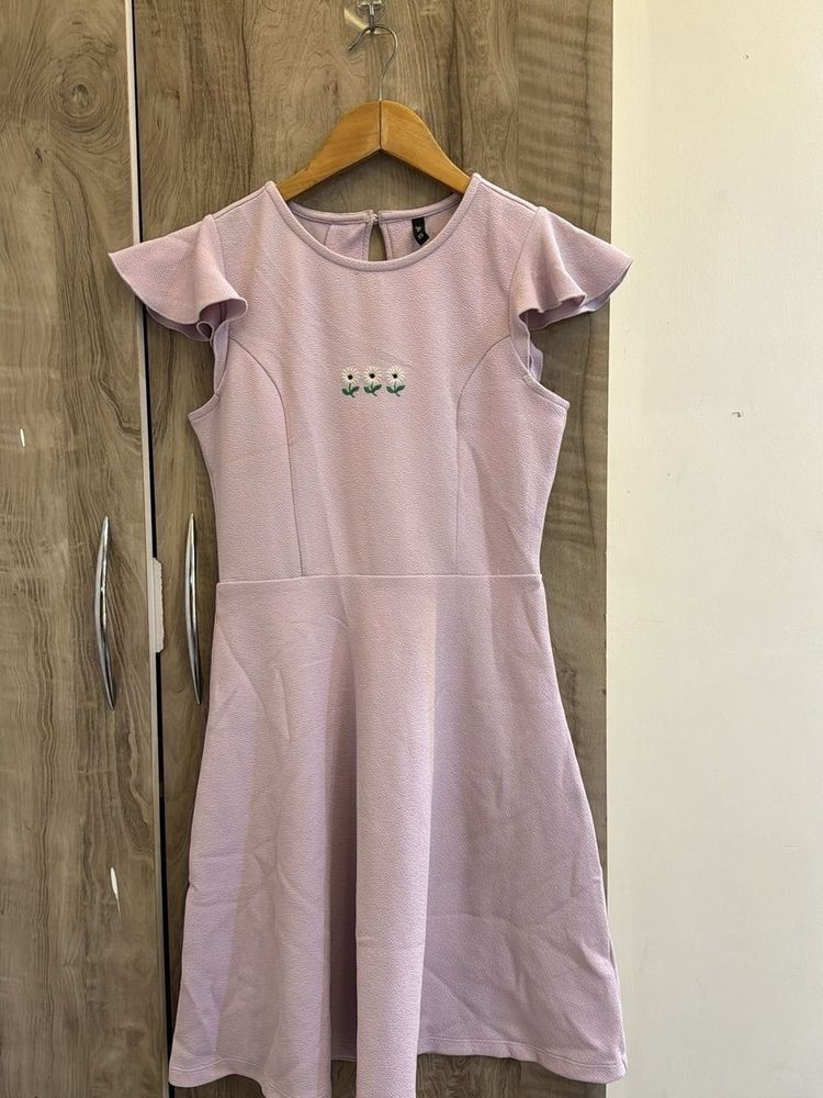 Chic Lilac Flutter Sleeve Dress