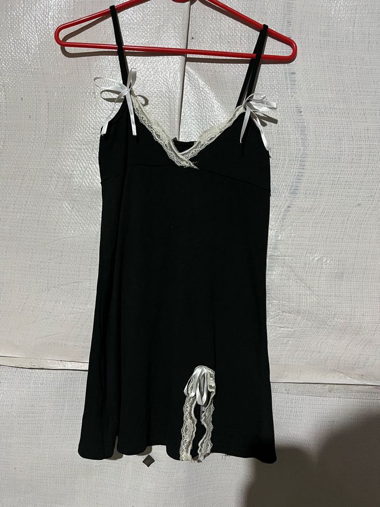 Black Lace Trim Nightgown