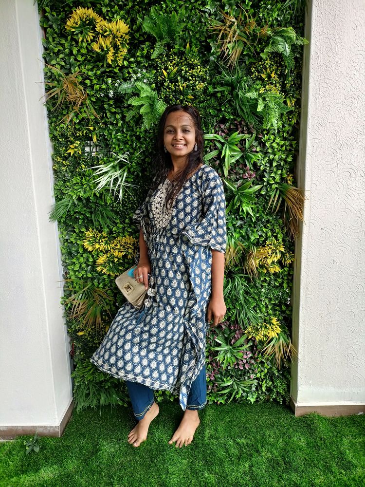 Stylish Blue &amp; White Printed Kaftan Kurta