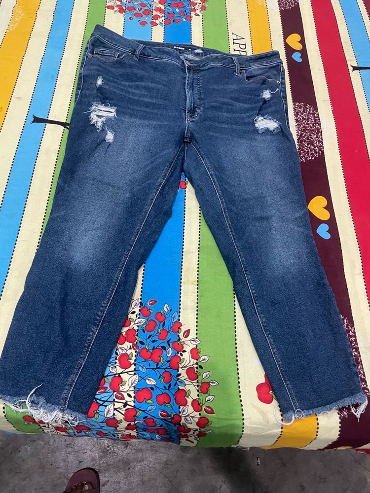 Trendy Ripped Cropped Jeans length 36