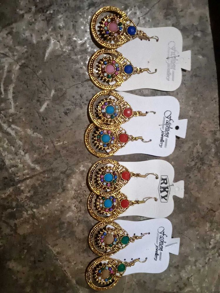 Elegant Gold Tone Fashion Earrings