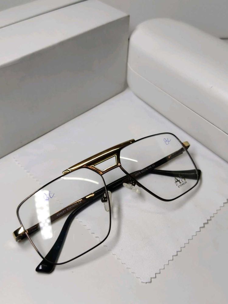 Stylish Eyeglasses for a Sharp Look