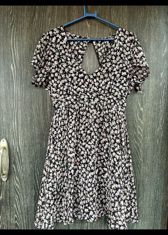 Chic Floral Print Mini Dress