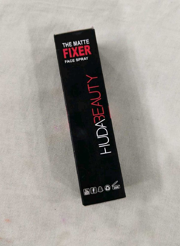 Huda Beauty Matte Fixer Face Spray