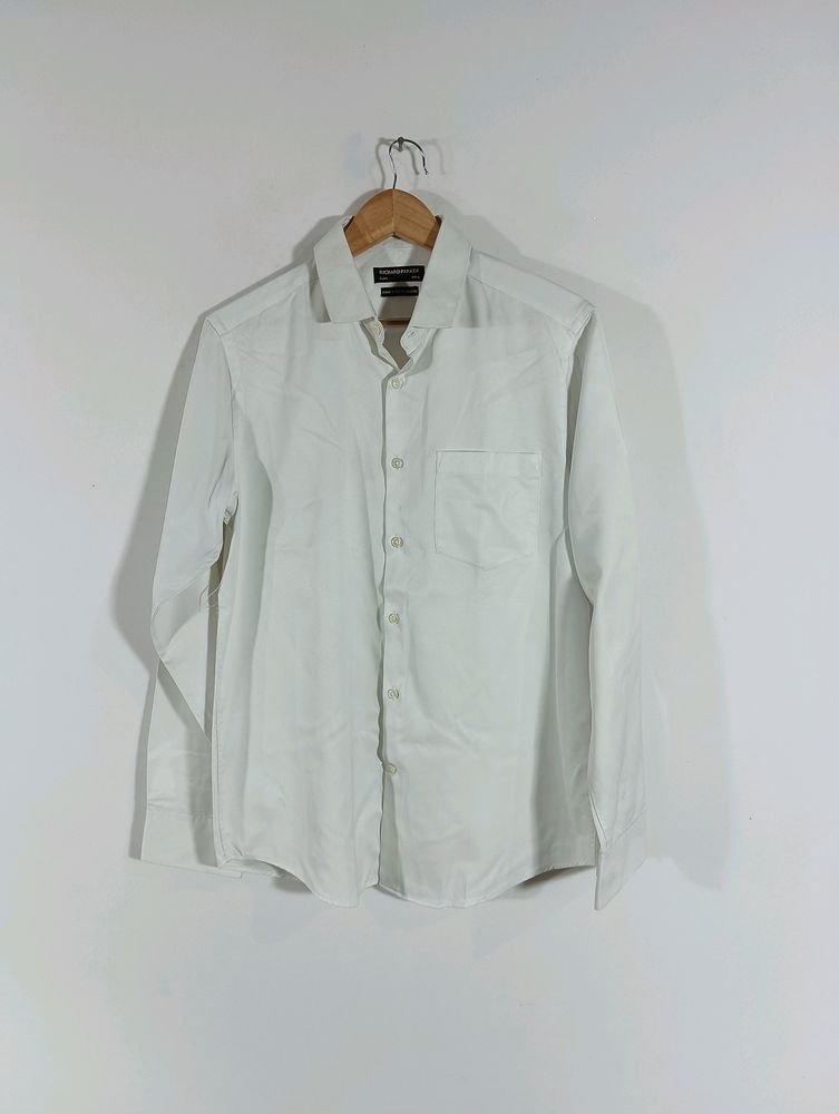 White Plain Slim Fit Formal Shirt (Men)