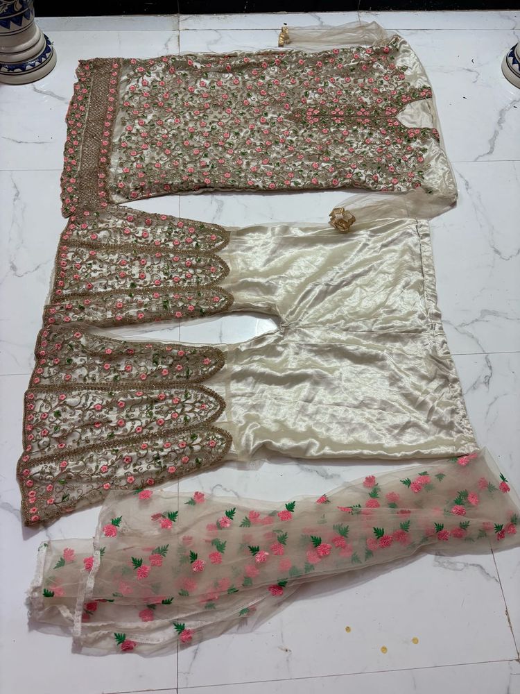 beautifull suit fixed price delivery free