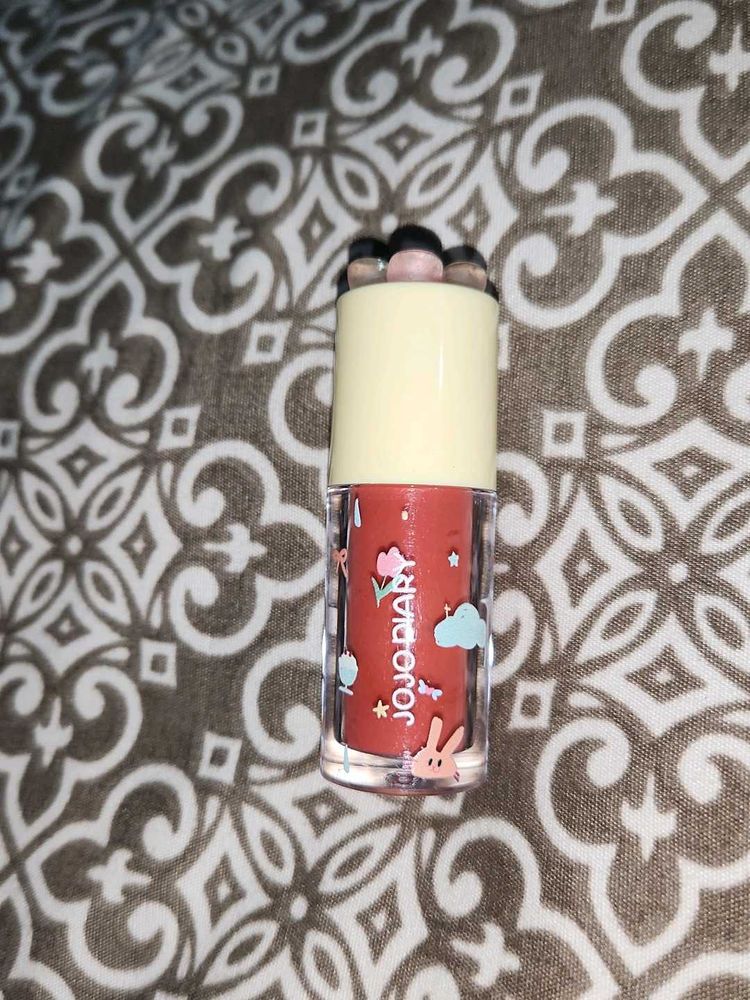 korean lip gloss or cream lipstick