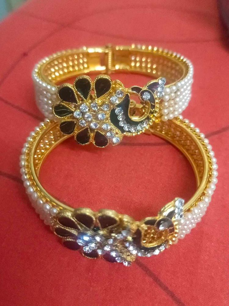 Elegant Peacock Pearl Bangles