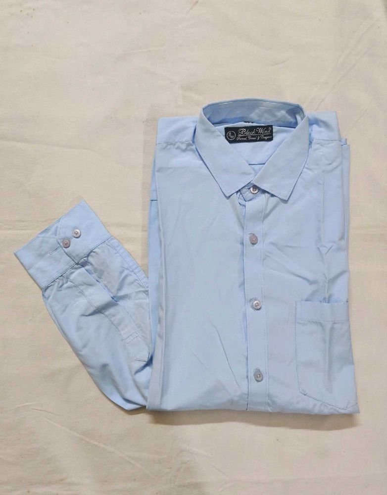 🆕 Men's Light Blue Classic Fit Dress Shirt