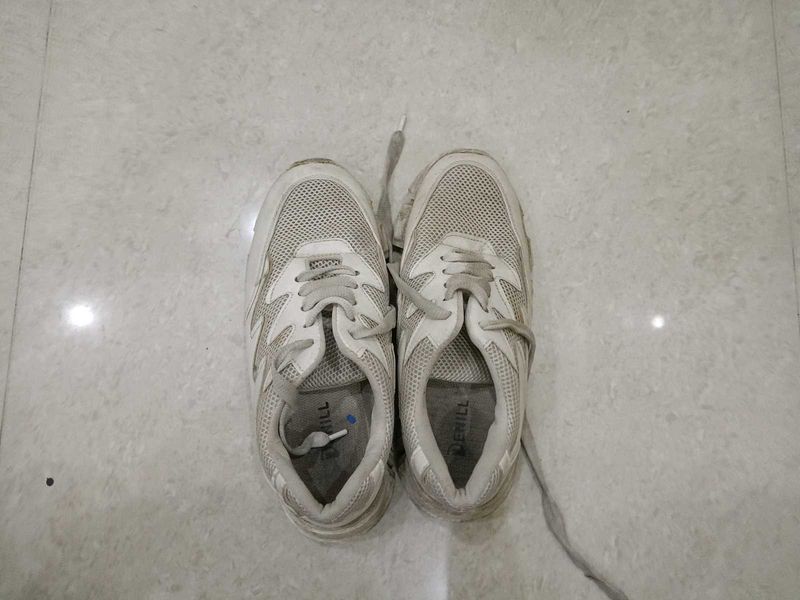 Lightweight Mesh Sneakers