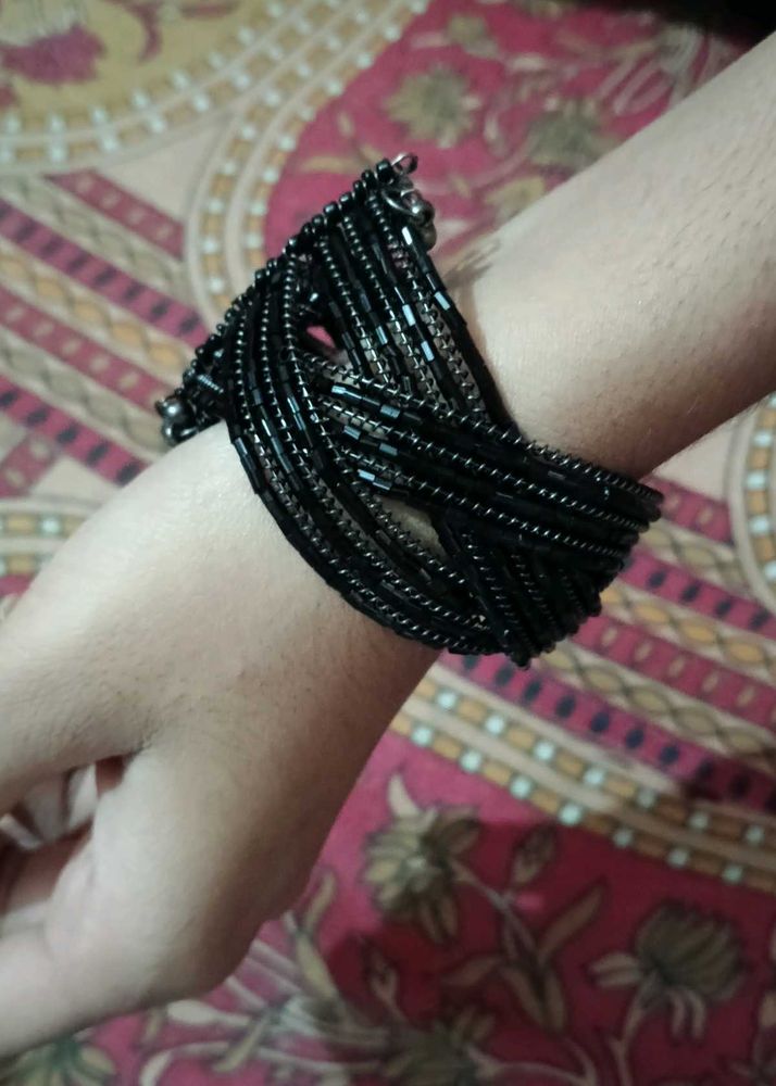 Elegant Black Beaded Bracelet