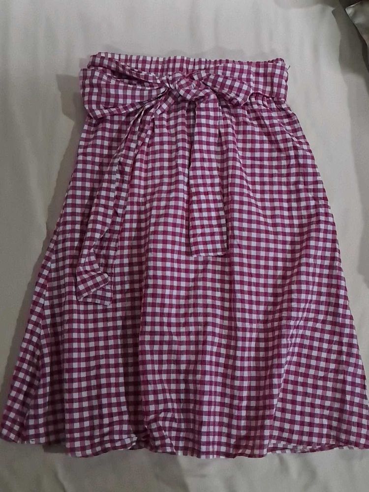 Cute Gingham Skirt with Bow Detail