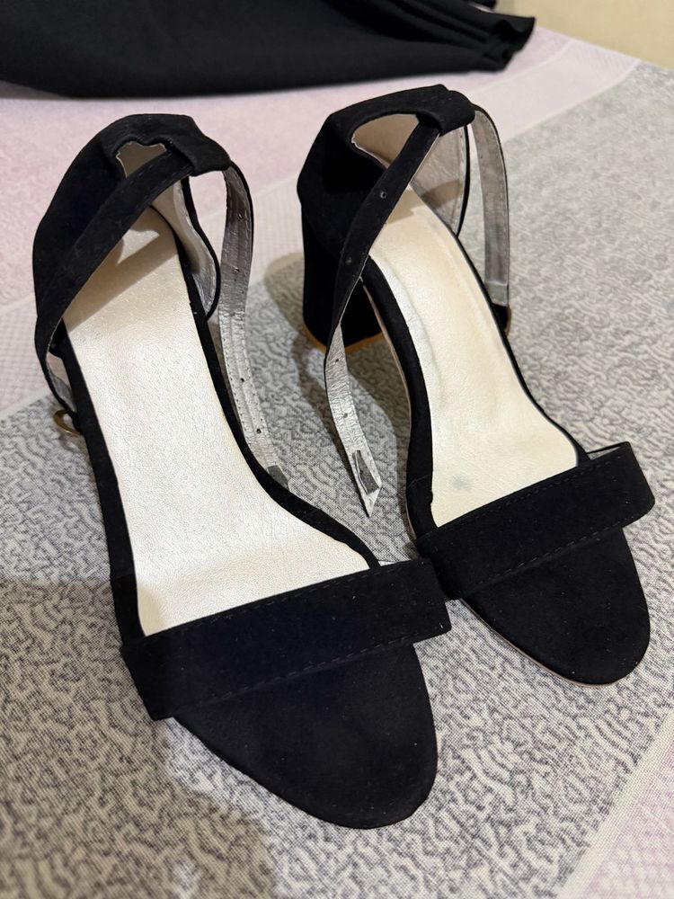 Ankle strap heel