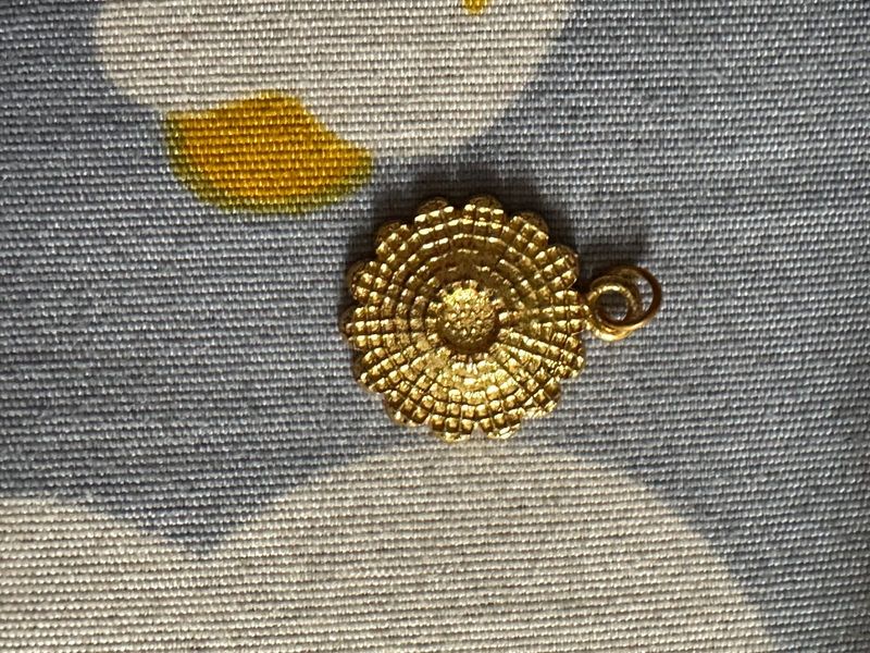 Gold-tone Pendant Charm 🌻 sunflower