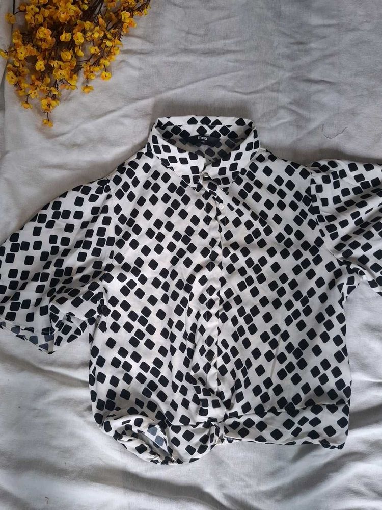 Stylish Geometric Print Tie-Front Blouse