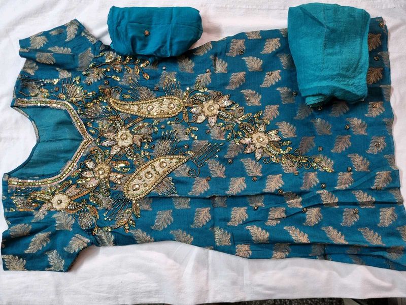 Elegant Teal Embroidered Kurti Set