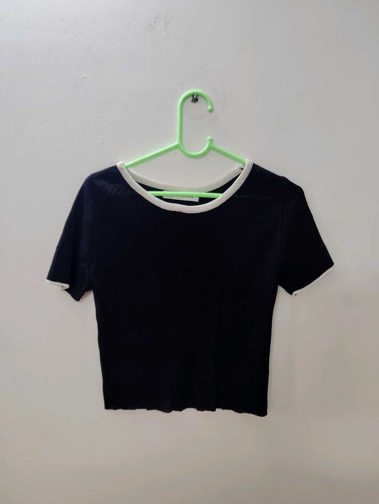 Black Cropped Ribbed Knit Top