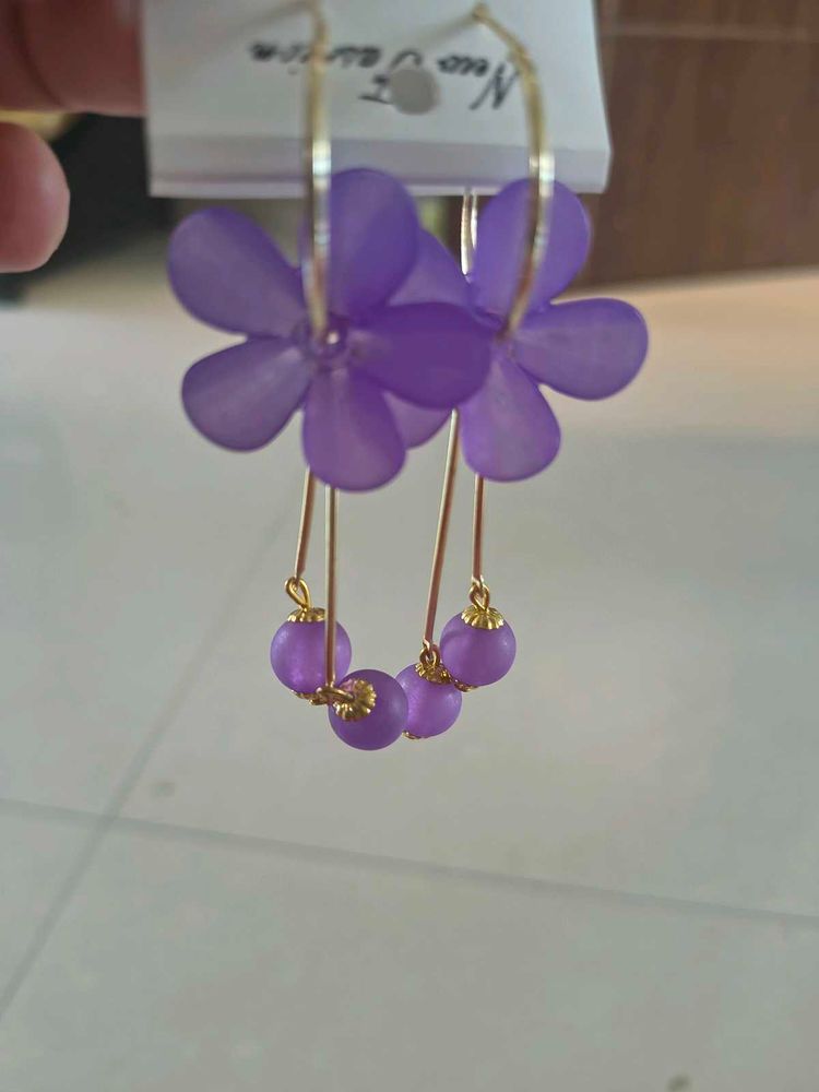 Charming Purple Flower Hoop Earrings new with tag