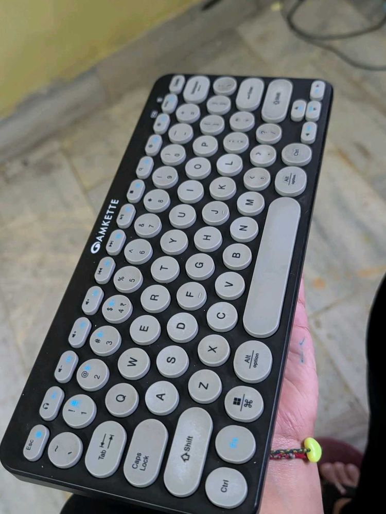 Amkette Wireless Keyboard