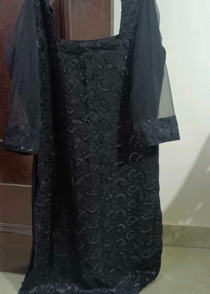 Elegant Black Embroidered Kurta