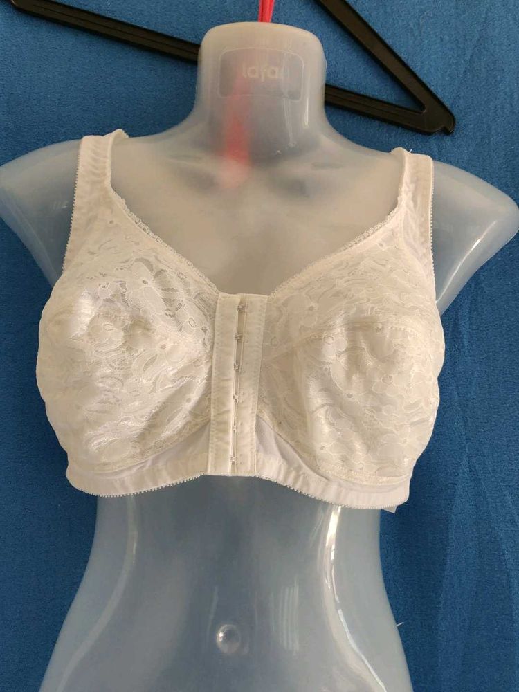 White Lace Front-Closure Bra