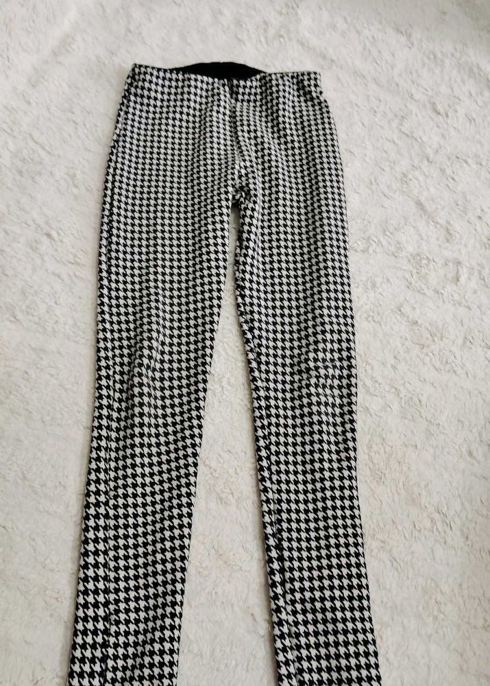 Houndstooth Pattern Leggings