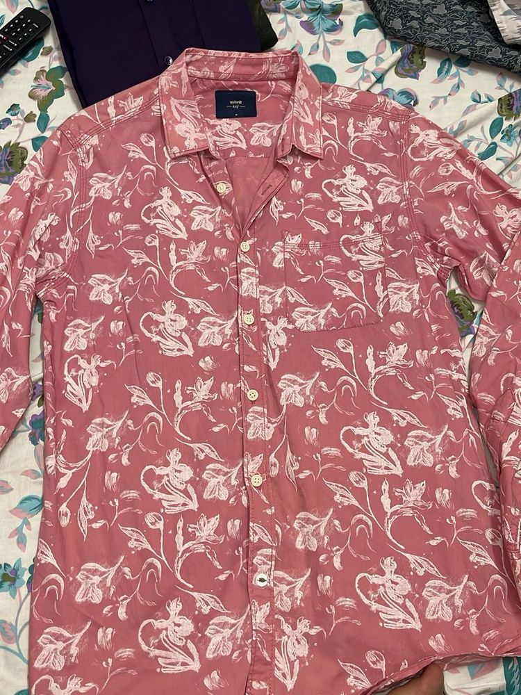 Men's Pink Floral Print Casual Shirt