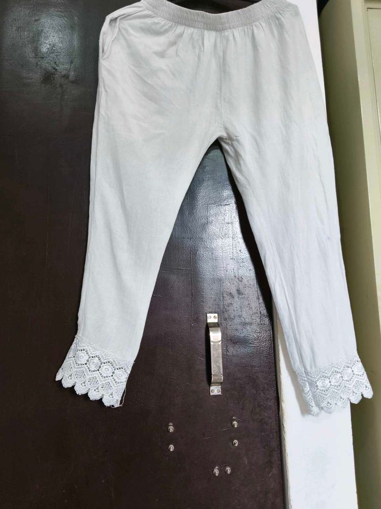 White Cotton pant with Lace Detail
